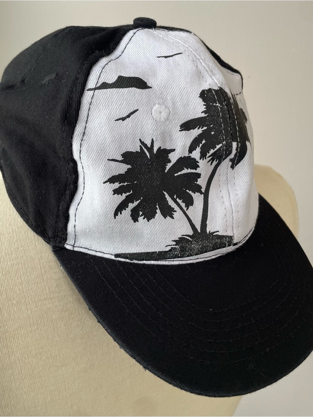 Black and White Palm Tree Print Snapback Hat - One Size